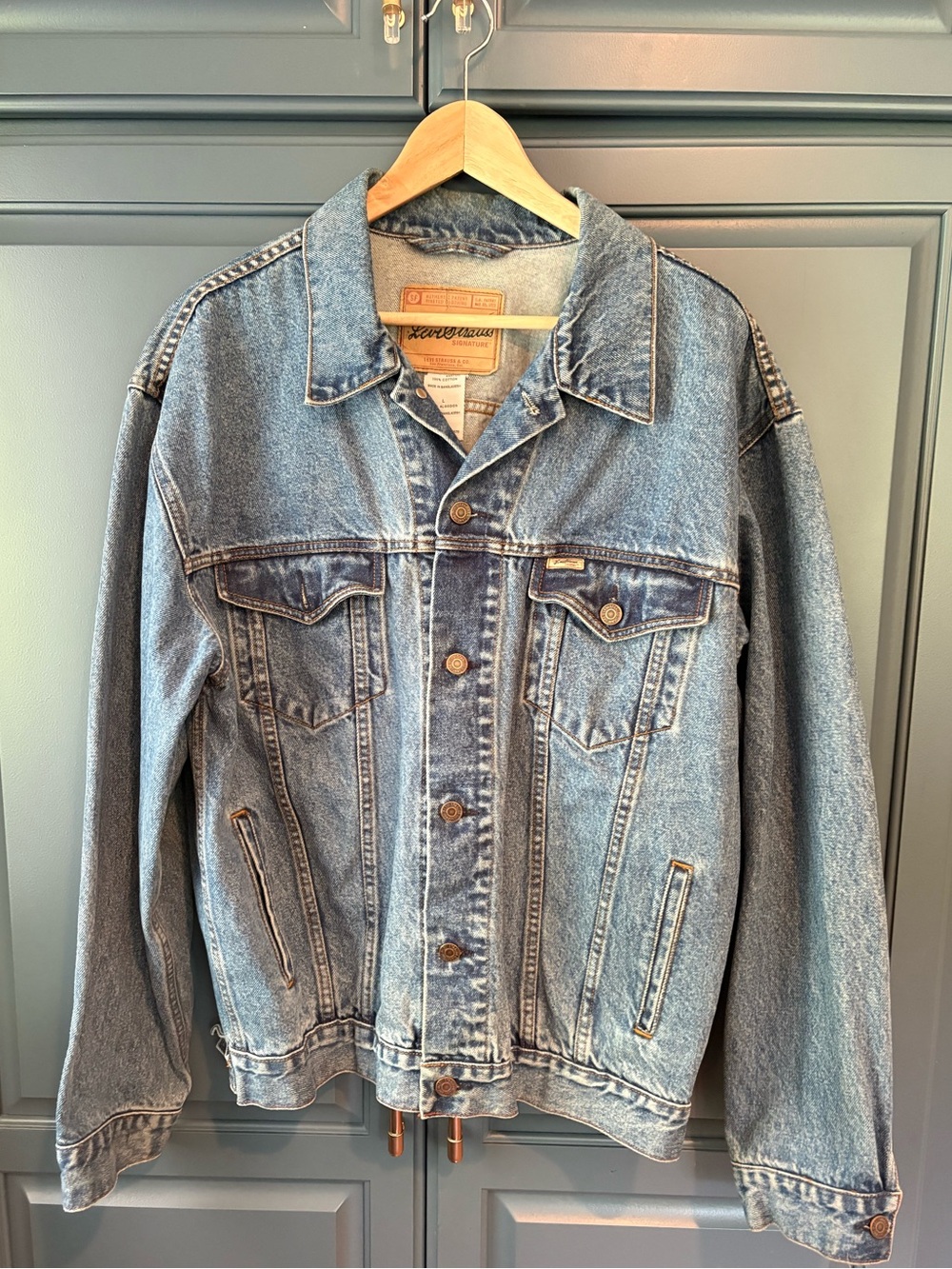 vintage 1990s Levi Strauss Signature blue denim trucker jacket large